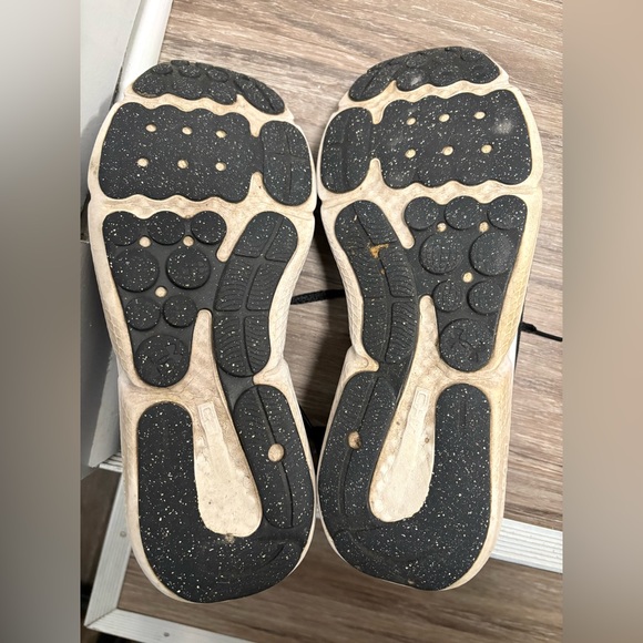 Under Armour Charged Assert 10
Men’s Black/White Used (Size 9.5-Regular) - Picture 3 of 9